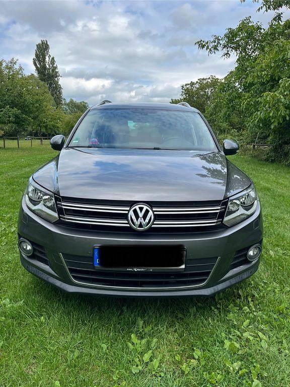Gebraucht VW Tiguan Sportline 140 PS (102 kW) 2014 Grau SUV