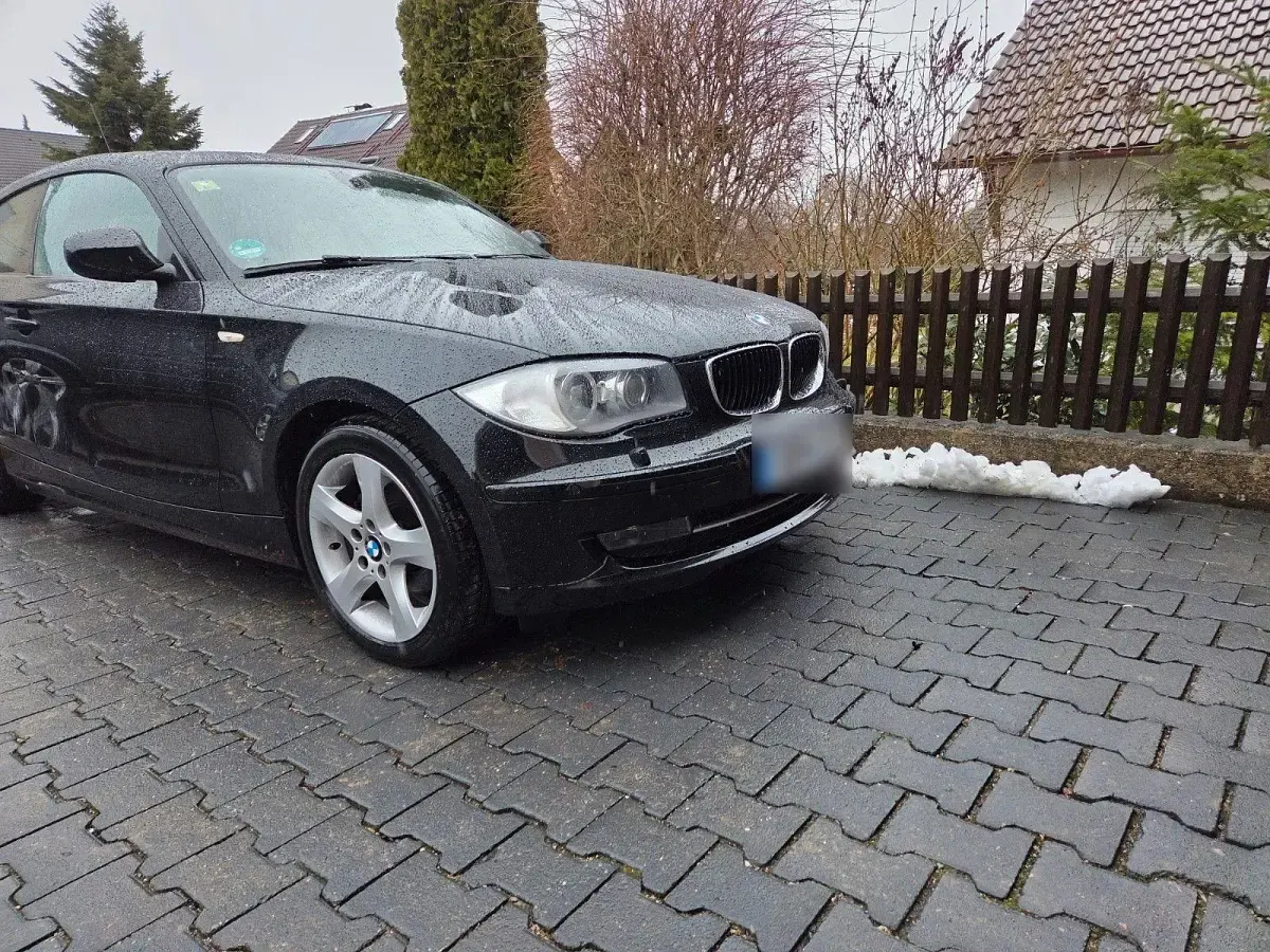 Gebraucht BMW 120 Coupé Sport Line 177 PS (130 kW) 2010 Schwarz Coupé