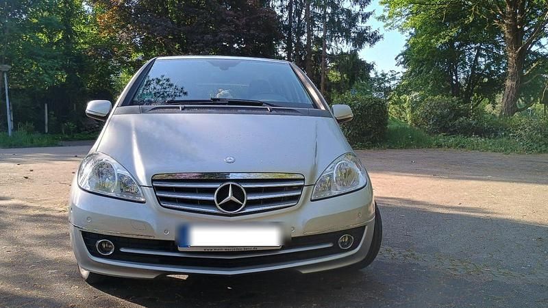 Silber Gebraucht 2008 Mercedes A170 Elegance Kleinwagen | 7.600 € (Teuer) - Bild 1/4