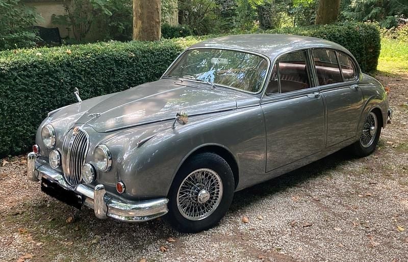 Grau Gebraucht 1963 Jaguar MK II Limousine | 29.950 € - Bild 1/4