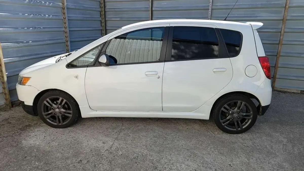 Gebraucht Mitsubishi Colt 95 PS (69 kW) 2010 Weiß Kleinwagen