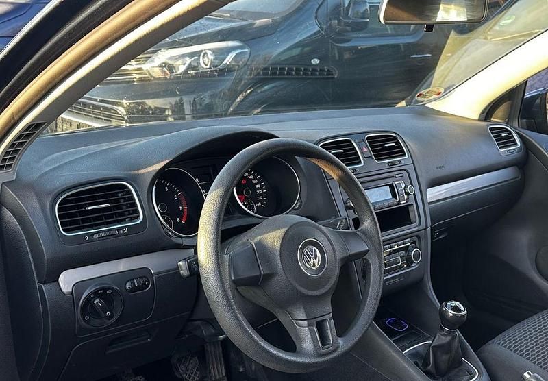 Gebraucht VW Golf VI Trendline 80 PS (58 kW) 2010 Blau Kleinwagen