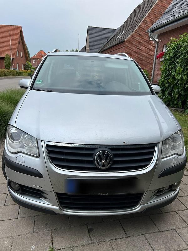Silber Gebraucht 2008 VW Touran Cross Van / Kleinbus | 5.500 € (Guter Preis) - Bild 1/4
