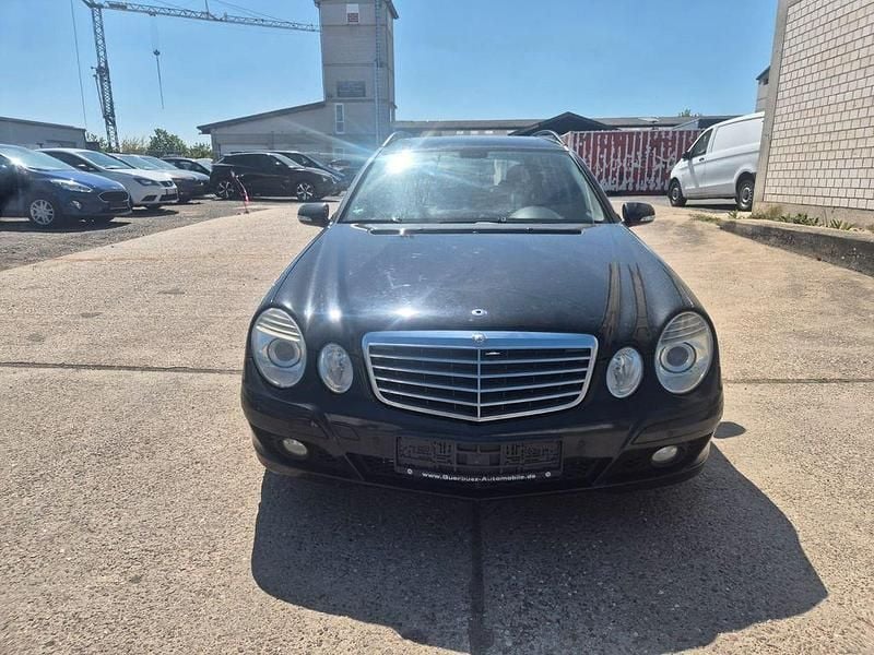 Second-hand Mercedes E220 170 CP (125 kW) 2007 Negru Break