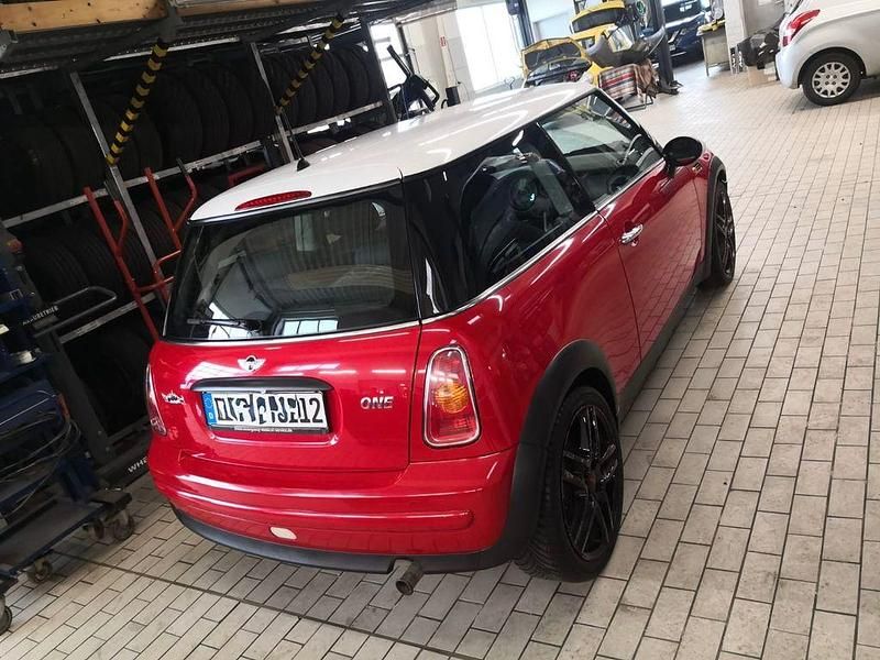 Usado Mini ONE 90 HP (66 kW) 2002 Vermelho Citadino