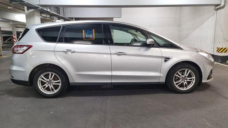 Silber Gebraucht 2021 Ford S-MAX S Van / Kleinbus | 13.990 € (Fairer Preis) - Bild 1/4
