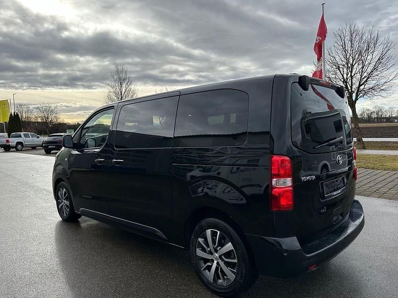 Gebraucht Toyota Proace Verso Comfort 177 PS (130 kW) 2018 Schwarz Kombi