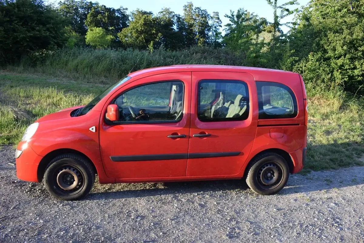 Gebraucht Renault Kangoo 87 PS (63 kW) 2010 Rot Limousine