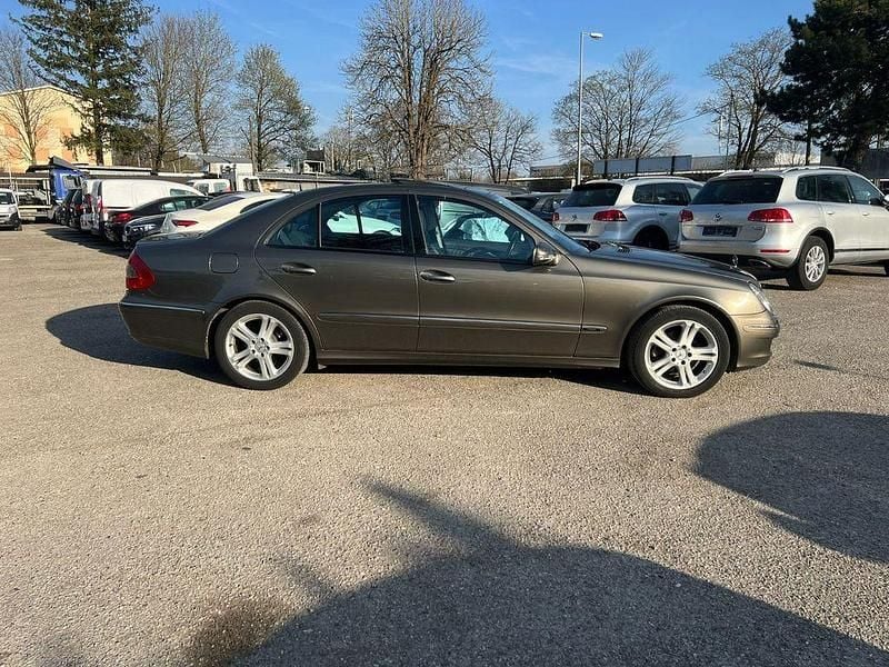 Gebraucht Mercedes E280 Avantgarde 190 PS (139 kW) 2007 Grau Limousine
