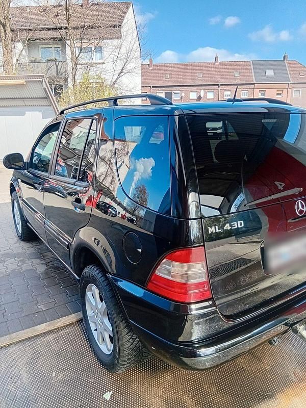 Gebraucht Mercedes ML430 272 PS (200 kW) 2000 Schwarz SUV