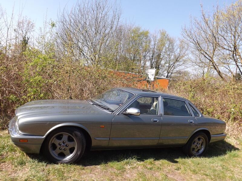 Gebraucht Jaguar X300 241 PS (177 kW) 1995 Grün Limousine