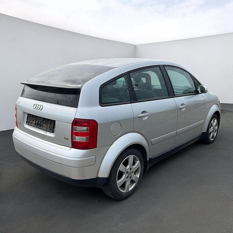 Second-hand Audi A2 75 CP (55 kW) 2001 Argintiu Hatchback
