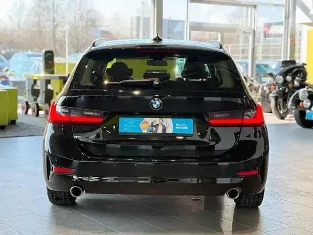 Gebraucht BMW 318 Sport Line 156 PS (114 kW) 2020 Schwarz Kombi