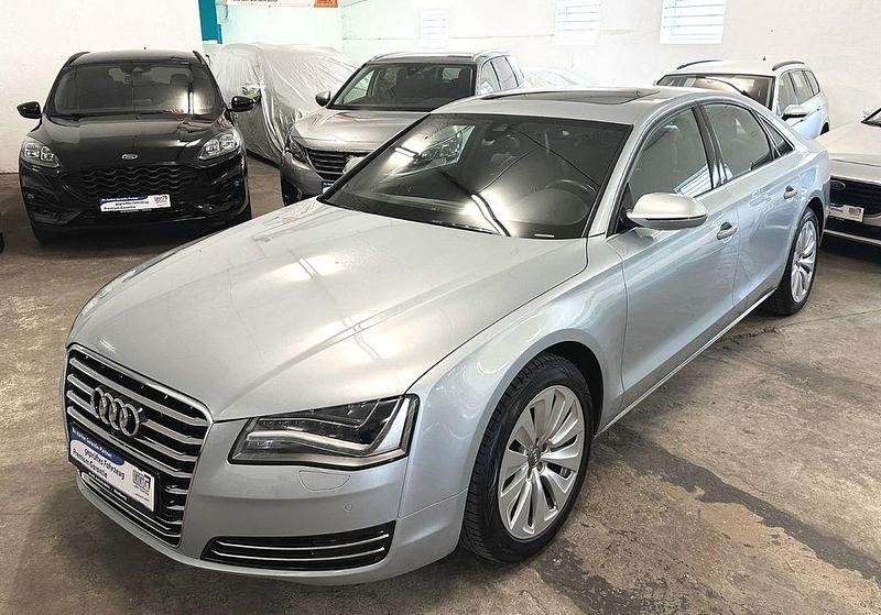 Arktissilber Gebraucht 2012 Audi A8 Ambiente Limousine | 22.990 € - Bild 1/4