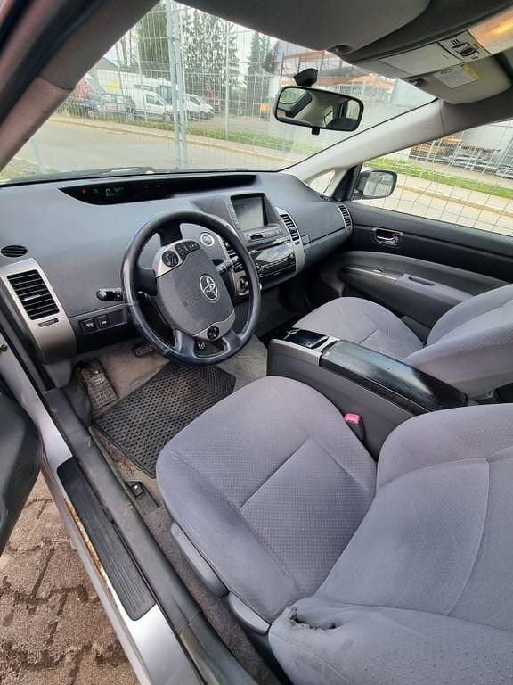 Second-hand Toyota Prius Sol 77 CP (56 kW) 2008 Argintiu Hatchback