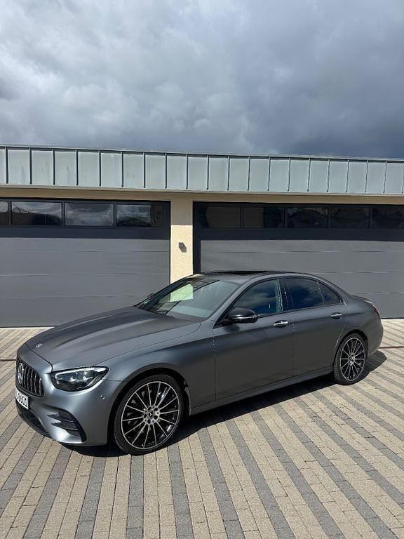 Gebraucht Mercedes E400 330 PS (242 kW) 2022 Grau Limousine