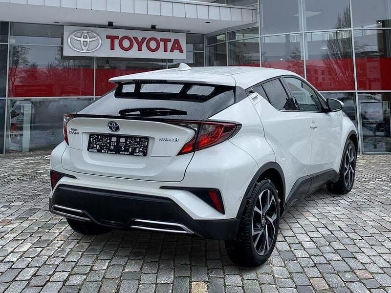 Gebraucht Toyota C-HR Team 184 PS (135 kW) 2021 White pearl cs SUV