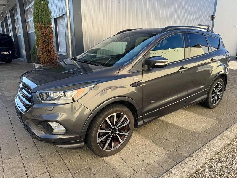 Gebraucht Ford Kuga ST-Line 179 PS (131 kW) 2017 Grau SUV