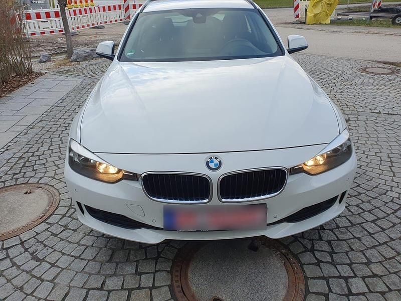 Gebraucht BMW 320 184 PS (135 kW) 2012 Weiß Kombi