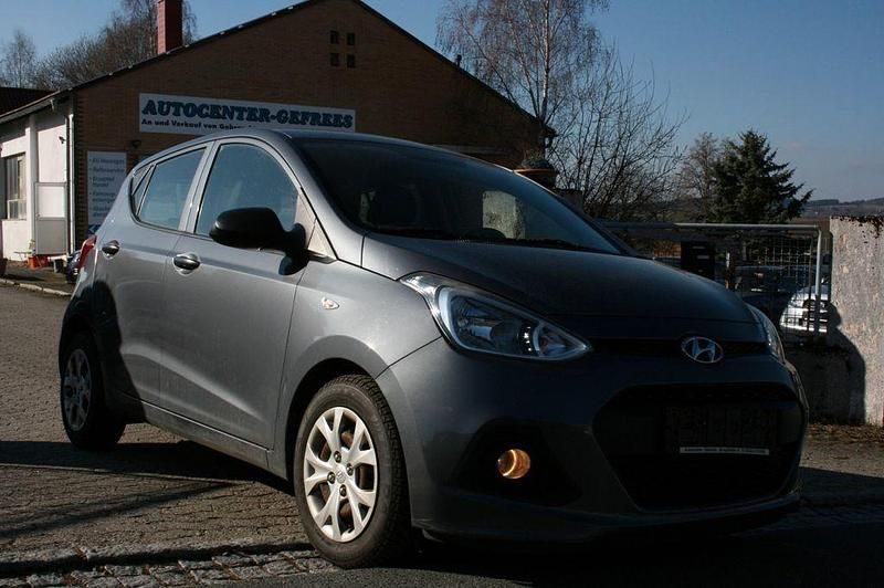 Gebraucht Hyundai i10 67 PS (49 kW) 2016 Grau Kleinwagen