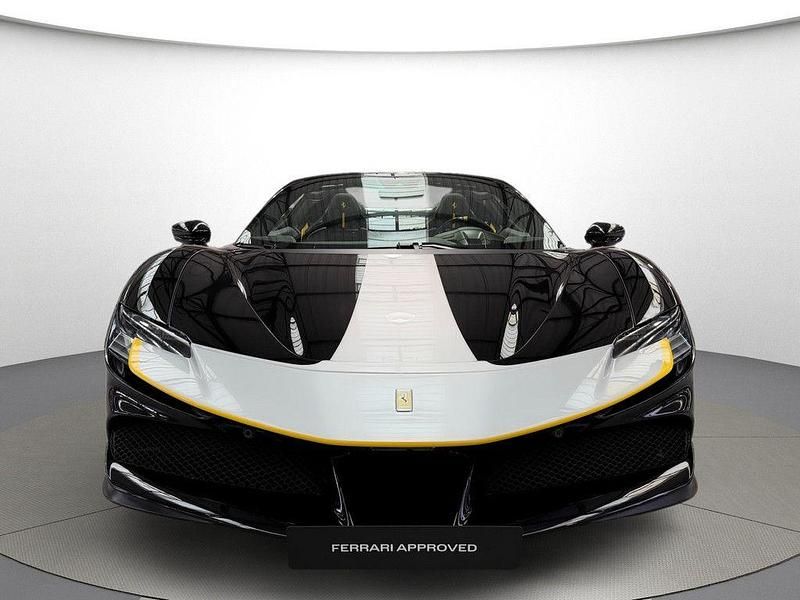 Gebraucht Ferrari SF90 1001 PS (736 kW) 2023 Schwarz Cabrio