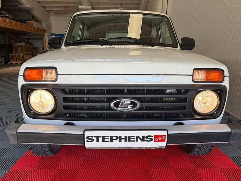 Gebraucht Lada Taiga 83 PS (61 kW) 2022 Weiß SUV