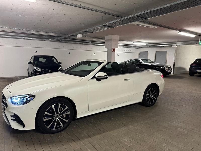Weiß Gebraucht 2021 Mercedes E450 AMG line Cabrio | 52.950 € (Guter Preis) - Bild 1/4