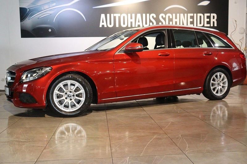 Gebraucht Mercedes C220 170 PS (125 kW) 2017 Rot Kombi