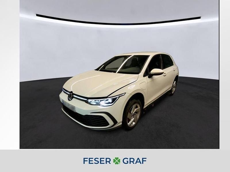 Pure white Gebraucht 2022 VW Golf GTE Limousine | 21.770 € (Guter Preis) - Bild 1/4
