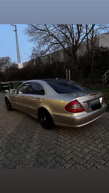 Gebraucht Mercedes E280 231 PS (169 kW) 2007 Gold Limousine