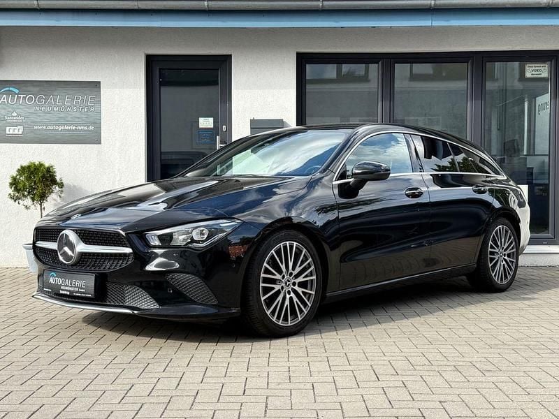 Schwarz Gebraucht 2020 Mercedes CLA200 Limousine | 25.390 € (Guter Preis) - Bild 1/4