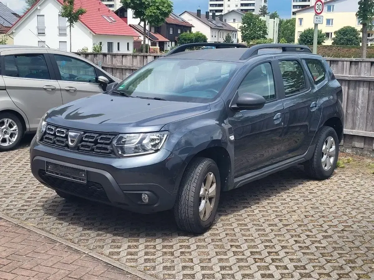 Gebraucht Dacia Duster Comfort 114 PS (83 kW) 2018 Grau SUV