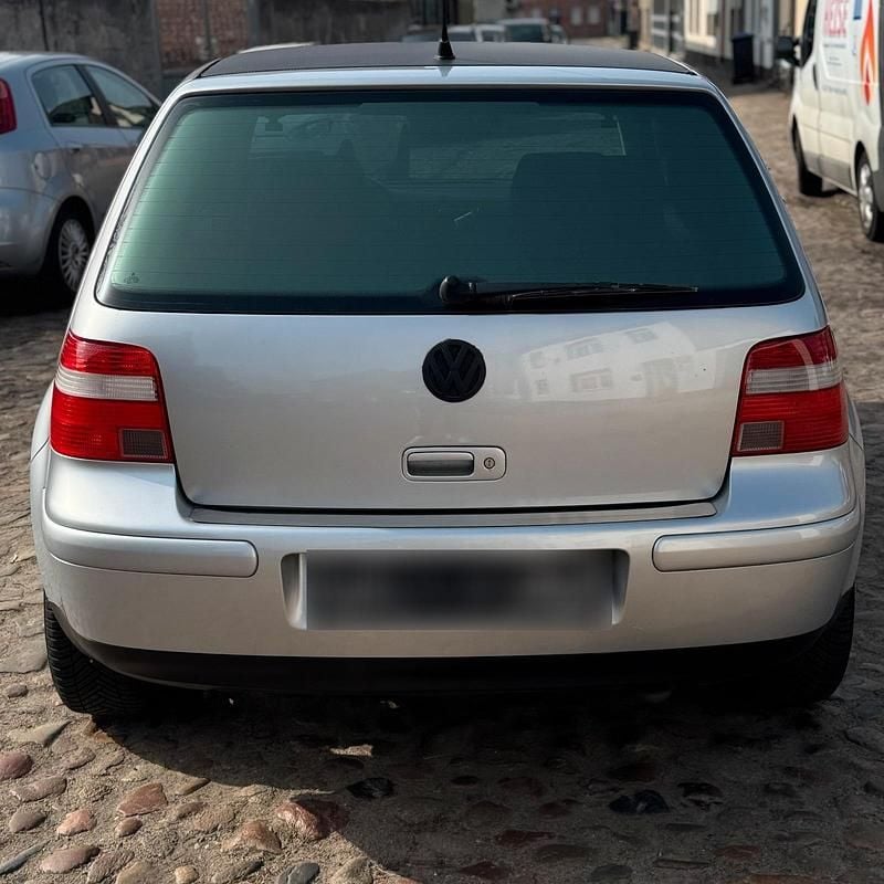 Gebraucht VW Golf 110 PS (80 kW) 2003 Silber Coupé