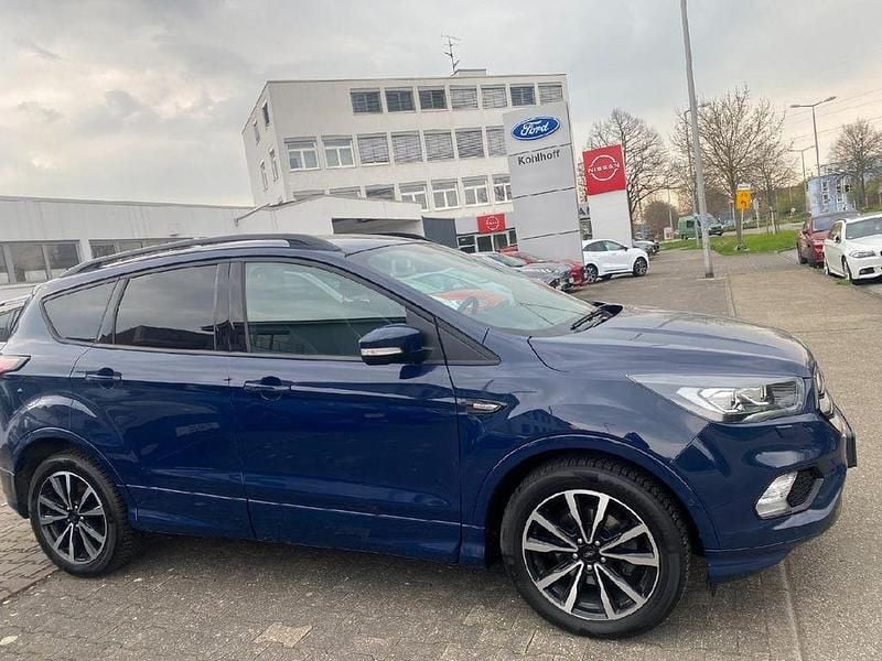 Gebraucht Ford Kuga ST-Line 150 PS (110 kW) 2019 Blau SUV