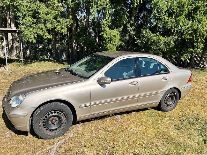Gold Gebraucht 2000 Mercedes C320 Elegance Limousine | 5.500 € - Bild 1/4