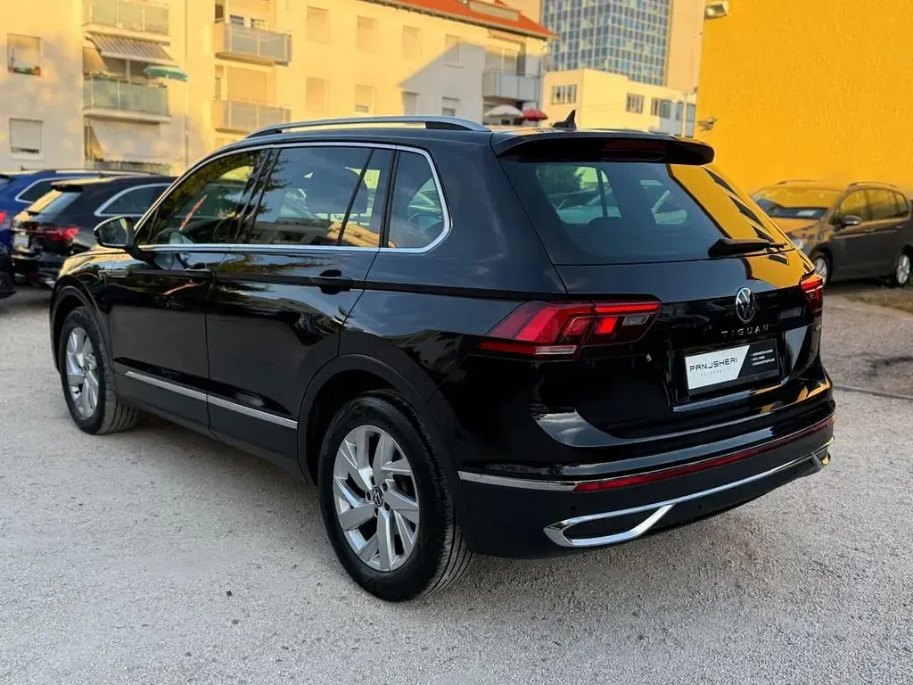 Gebraucht VW Tiguan Elegance 190 PS (139 kW) 2023 Deep black SUV