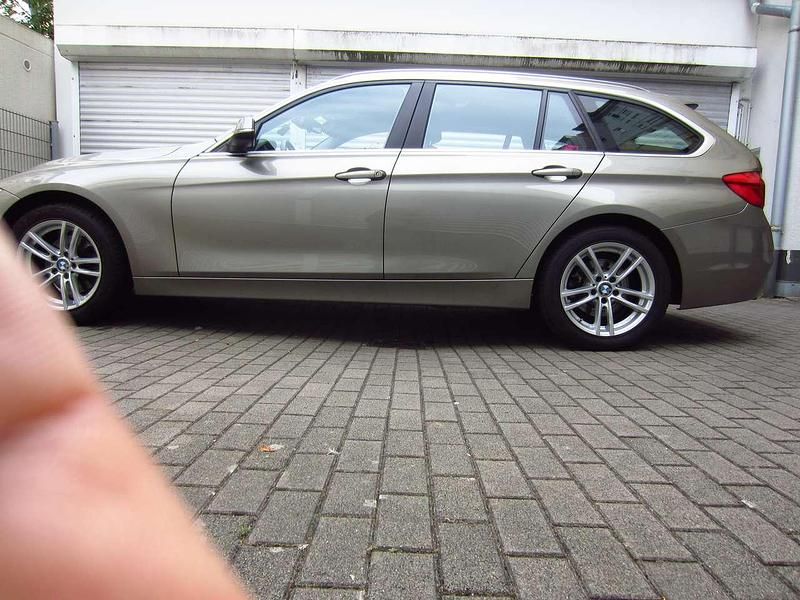 Silber Gebraucht 2019 BMW 320 Kombi | 24.950 € (Superpreis) - Bild 1/4
