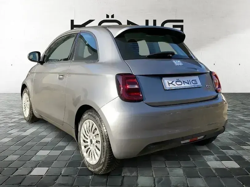 Gebraucht Fiat 500e 86 kW (118 PS) 2023 Mineral grau (6fx) Kleinwagen