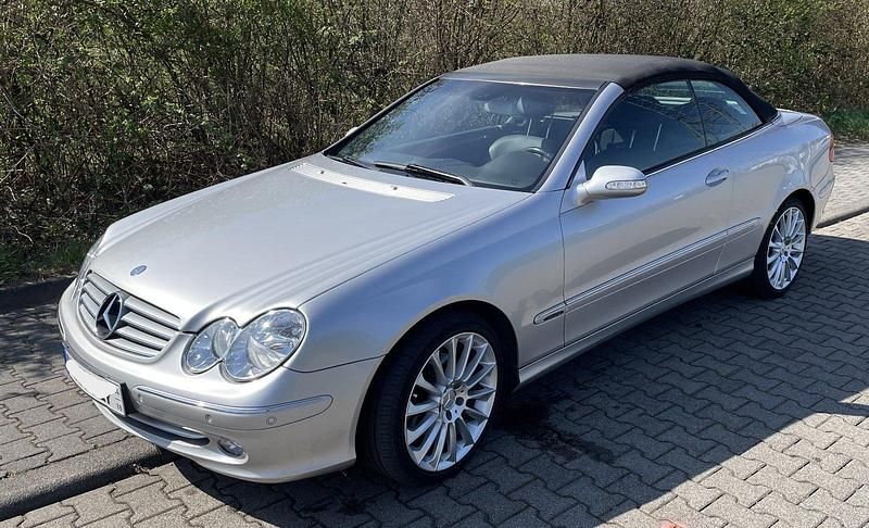Silber Gebraucht 2004 Mercedes CLK240 Cabrio | 9.250 € (Teuer) - Bild 1/4
