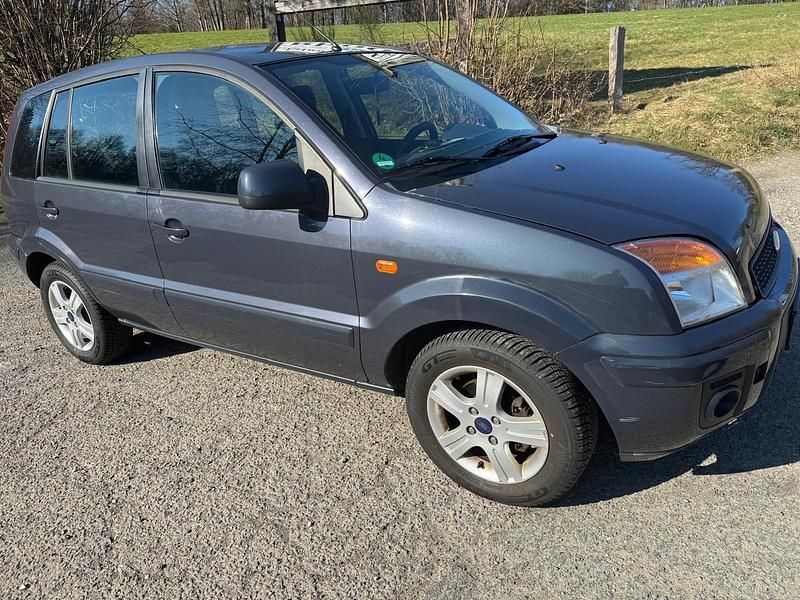 Gebraucht Ford Fusion 80 PS (58 kW) 2012 Grau Kleinwagen