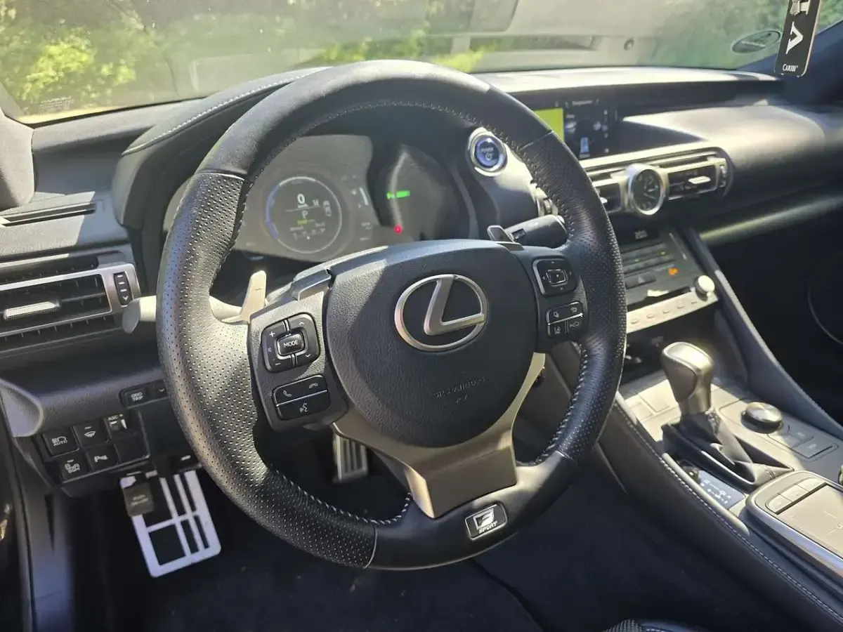 Gebraucht Lexus RC300h Sport Line 181 PS (133 kW) 2019 Schwarz Coupé
