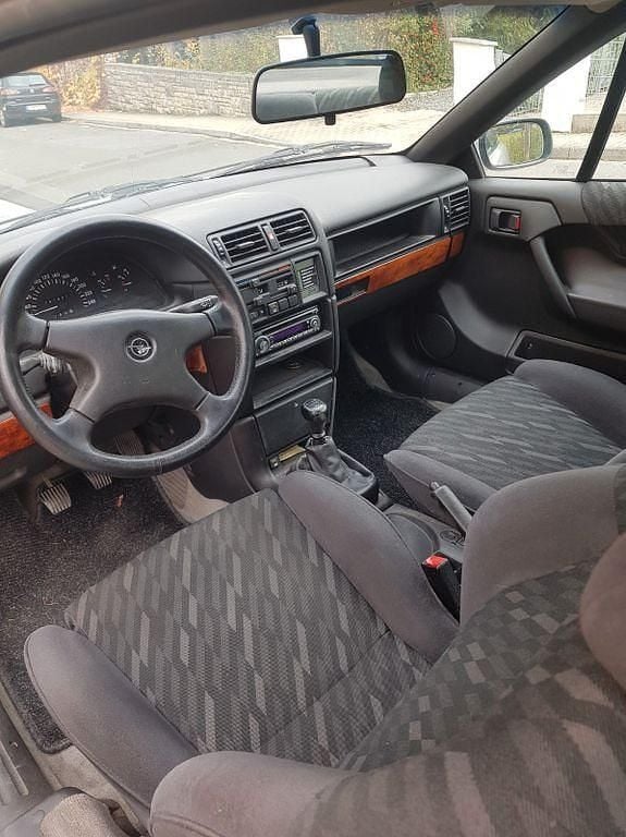 Gebraucht Opel Calibra 150 PS (110 kW) 1990 Silber Coupé