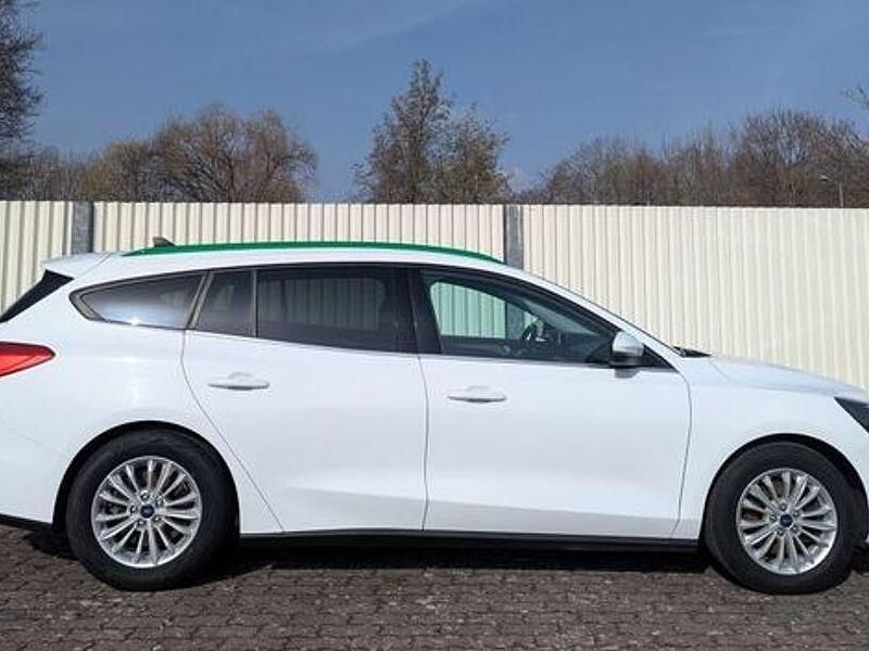 Gebraucht Ford Focus Titanium X 150 PS (110 kW) 2022 Frostweiß Kombi