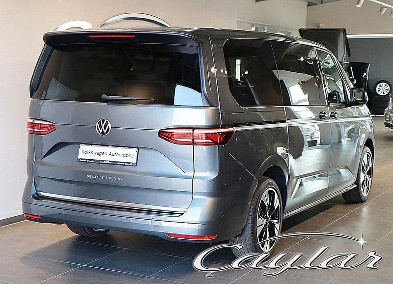 Gebraucht VW Multivan 150 PS (110 kW) 2024 Grau Van