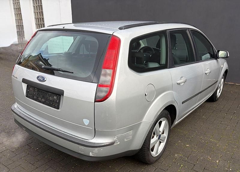 Gebraucht Ford Focus Sport 116 PS (85 kW) 2005 Silber Kombi