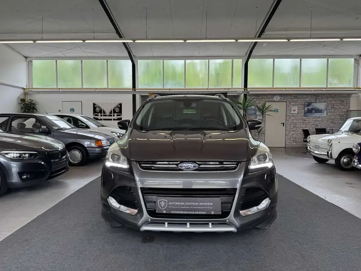 Gebraucht Ford Kuga Individual 150 PS (110 kW) 2015 Magneticgrau (metallic) SUV