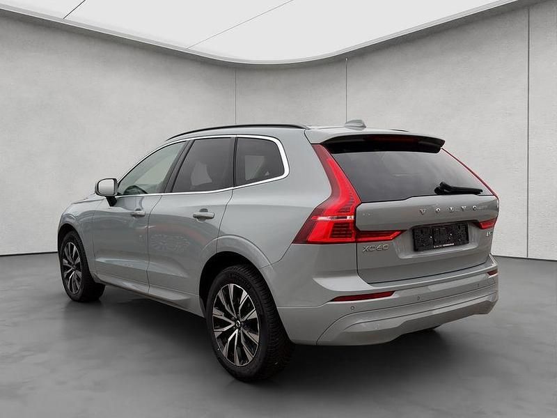 Gebraucht Volvo XC60 Core 250 PS (183 kW) 2024 Grau SUV