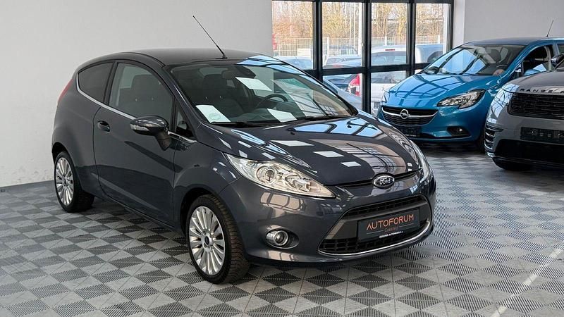 Gebraucht Ford Fiesta Titanium 97 PS (71 kW) 2009 Grau Kleinwagen