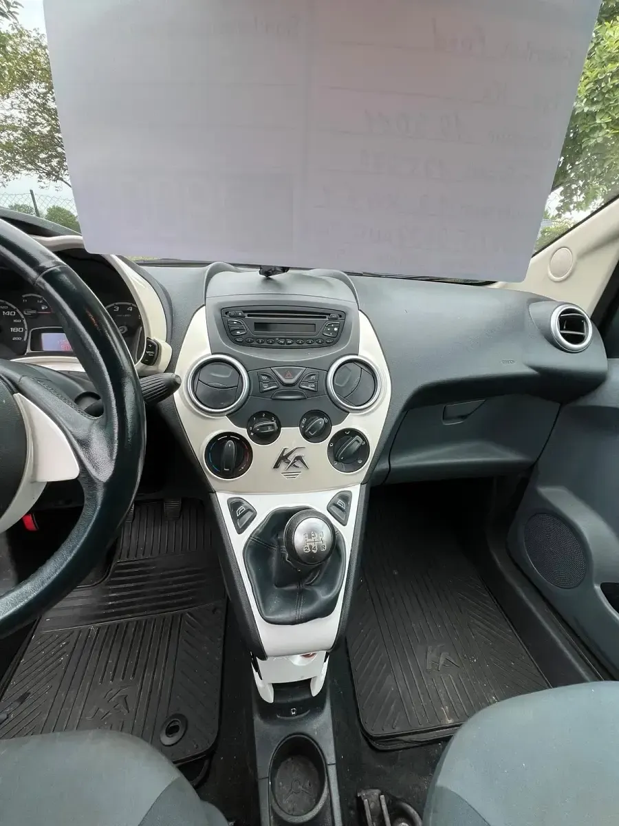Gebraucht Ford Ka 69 PS (50 kW) 2011 Schwarz Kleinwagen