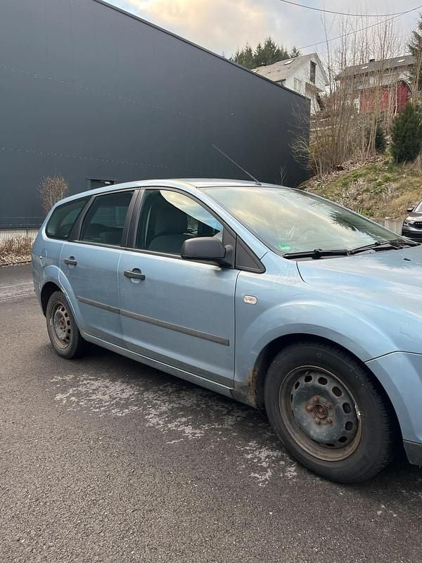Gebraucht Ford Focus 101 PS (74 kW) 2005 Kombi